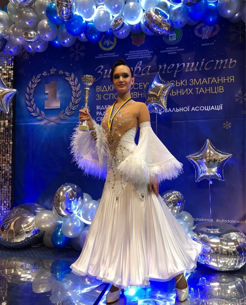 рокля за бальни танци