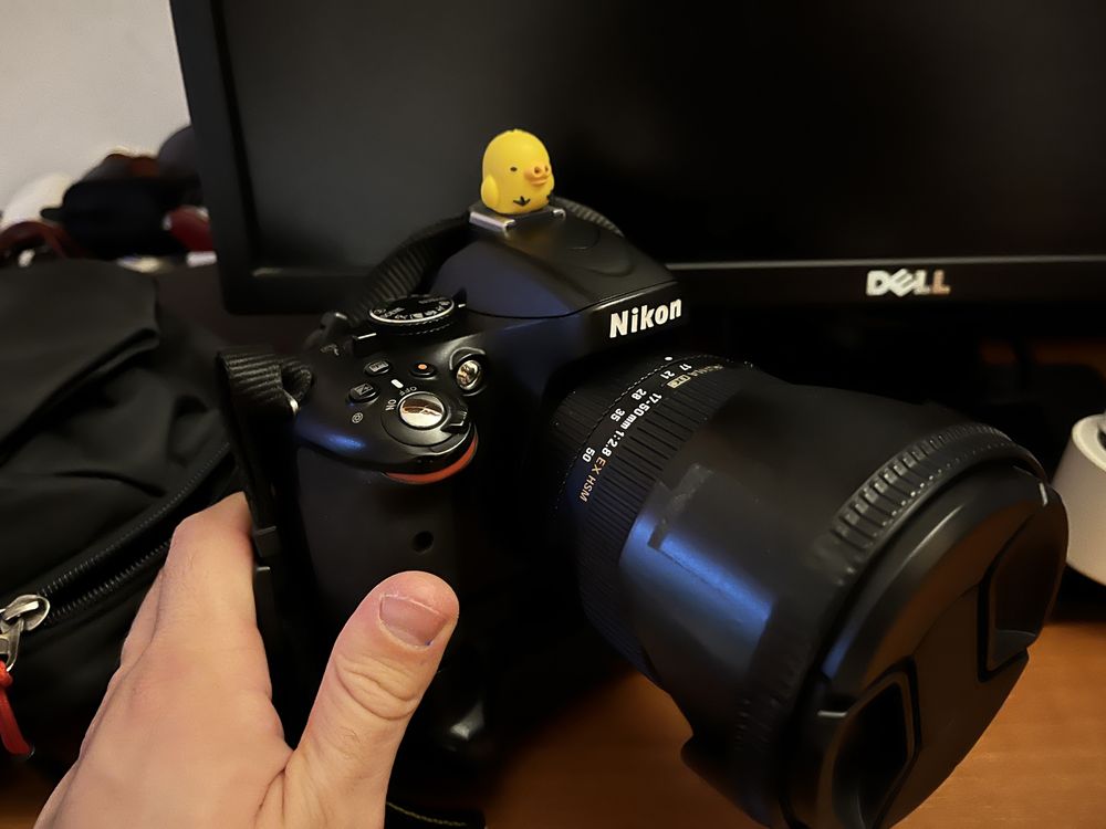 Nikon D5100 + 4 obiective și accesorii