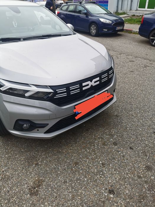 Vând capota+grila logan 3/2023