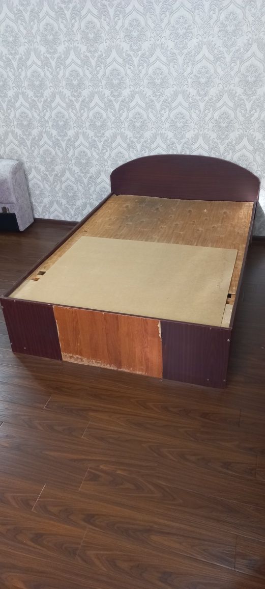 Срочно продаётся  Кровать полтора