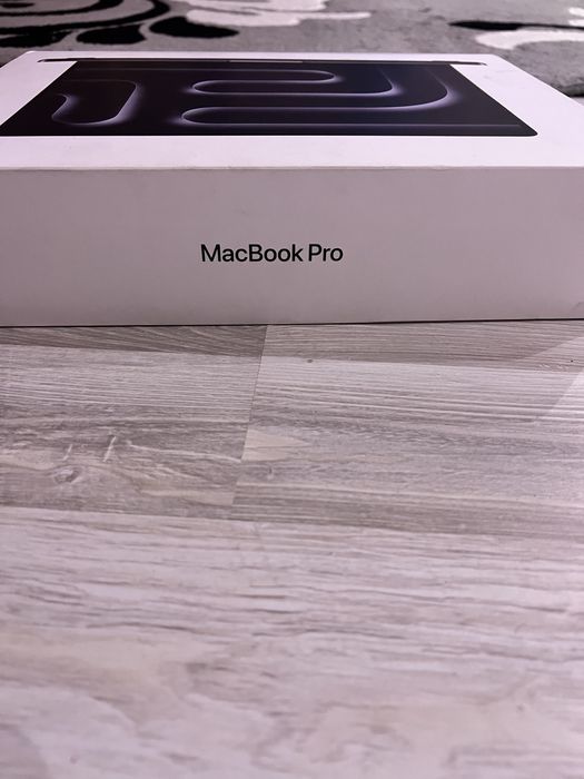 Vând leptop apple macboock pro nou sigilat.. 0 nuclee de incarcare