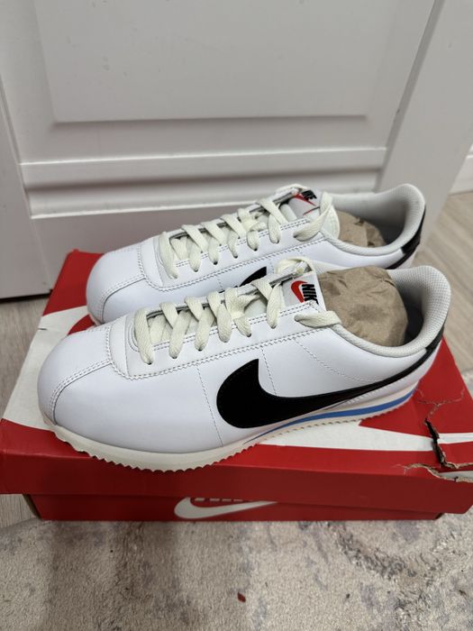Продам новые Nike cortez 39 размер