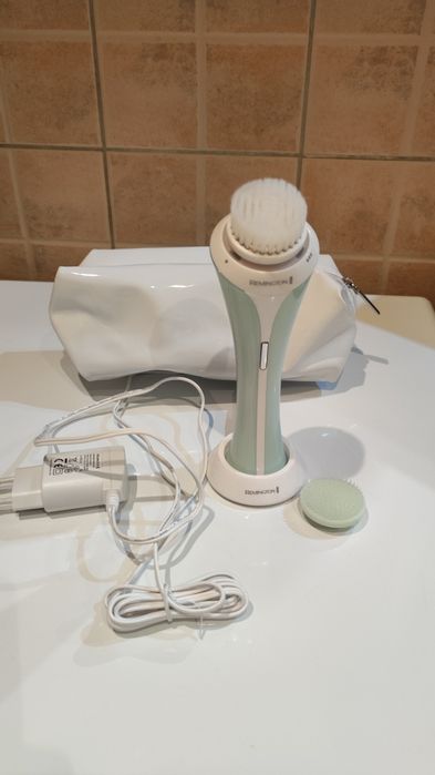 Четка за масаж и почистване на лице Remington