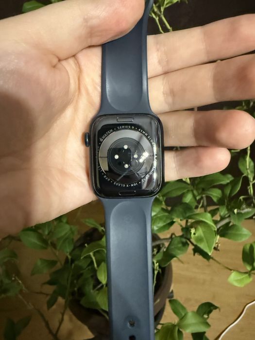 Apple Watch 9 45 mm Aluminum LTE+GPS