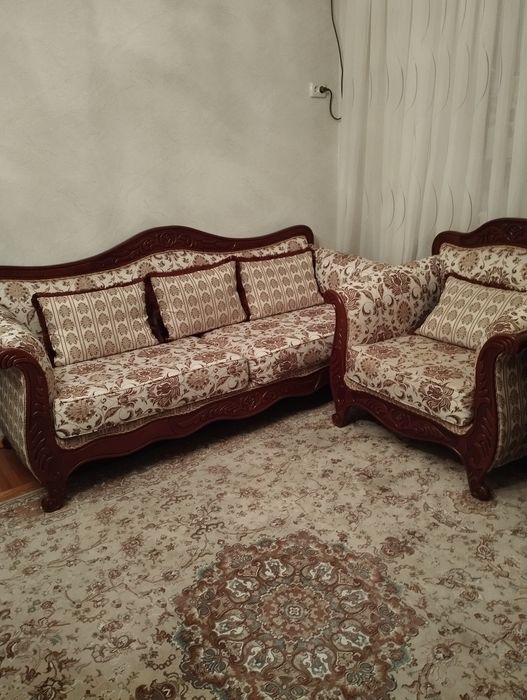 Диван и два кресла
