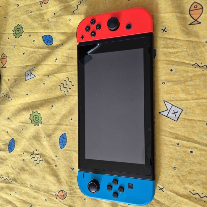 Consola NINTENDO Switch (Joy-Con Neon Red/Blue)