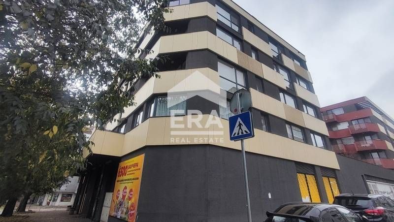 ЕКСКЛУЗИВНО! Двустаен обзаведен апартамент под наем, над хипермаркет Б