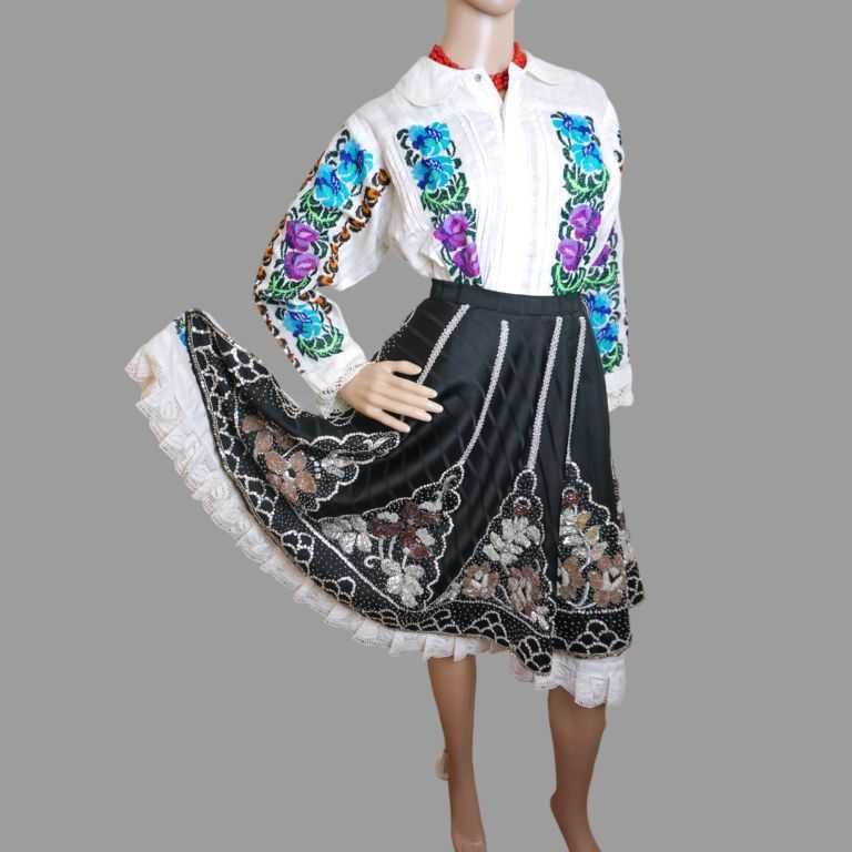 Costum popular din Banat , costum popular autentic vechi S-M