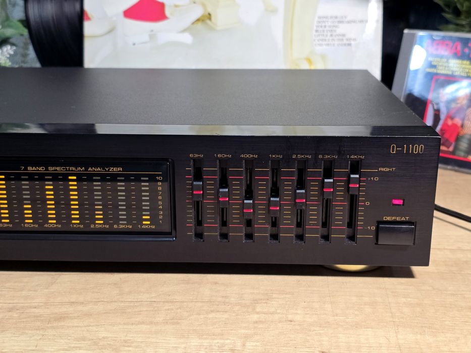 Egalizator SOUNDWAVE Q-1100, 2x7 band , vumentre led , equalizer hi-fi