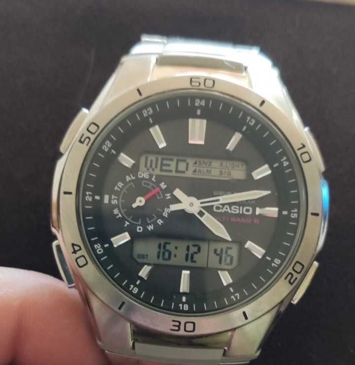 Продавам Casio Wave Ceptur Solar в много добро състояние.