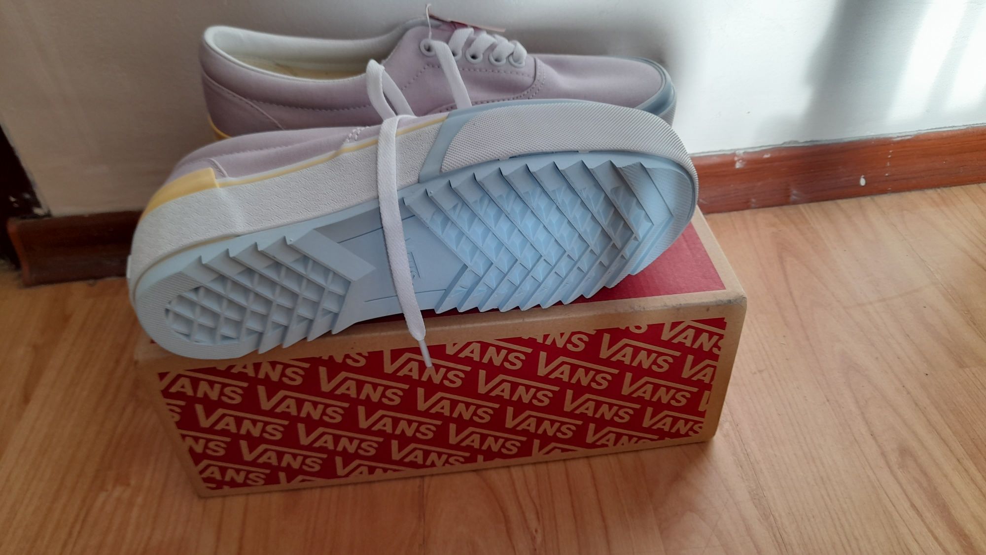 Маратонки Vans нови