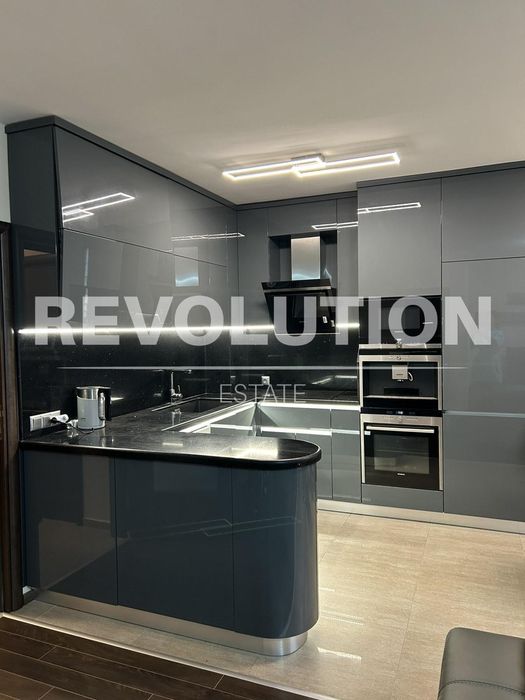 Дава се под наем Тристаен апартамент в Варна, ВИНС - 106 кв.м за 1250 € - Снимка #4