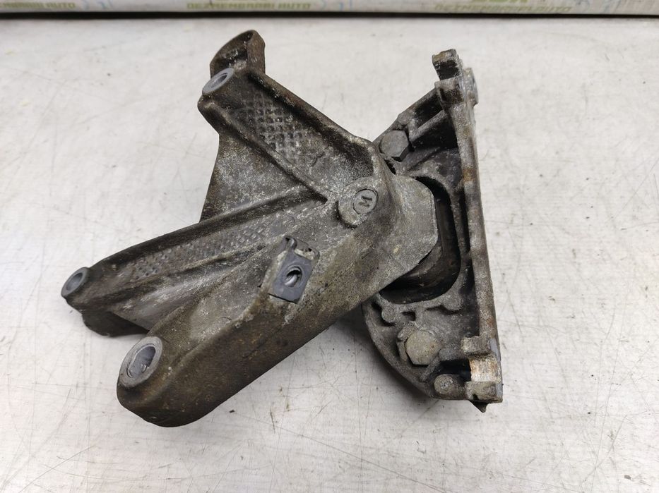 Suport cutie viteze 8200043084 8200216113 1.5 DCI K9K792 Dacia Logan