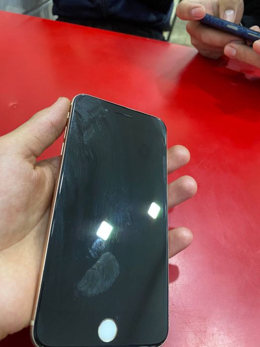 Iphone 8+ sotiladi srochna