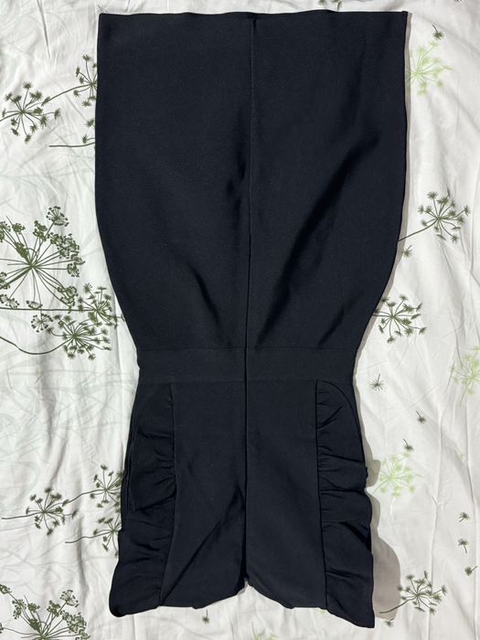 Бандажна черна рокля