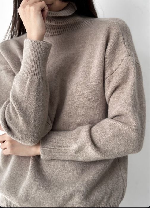 свитер с высоким горлом