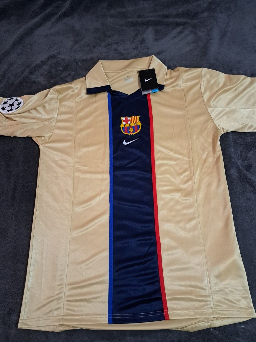 Vând tricou Barcelona- Kluivert