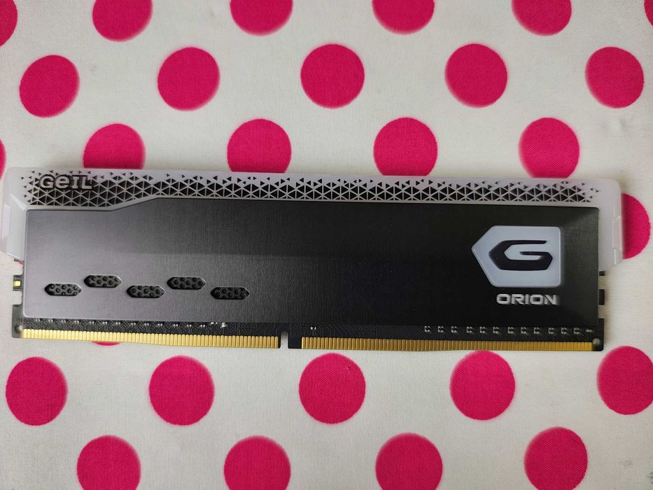 Memorie Ram Geil Orion RGB 8 GB DDR4 3200MHz, RGB.