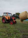 Vând tractor U650 cu încărcător frontal
