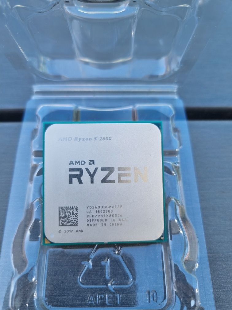 Procesor Ryzen 5 2600 + cooler stock