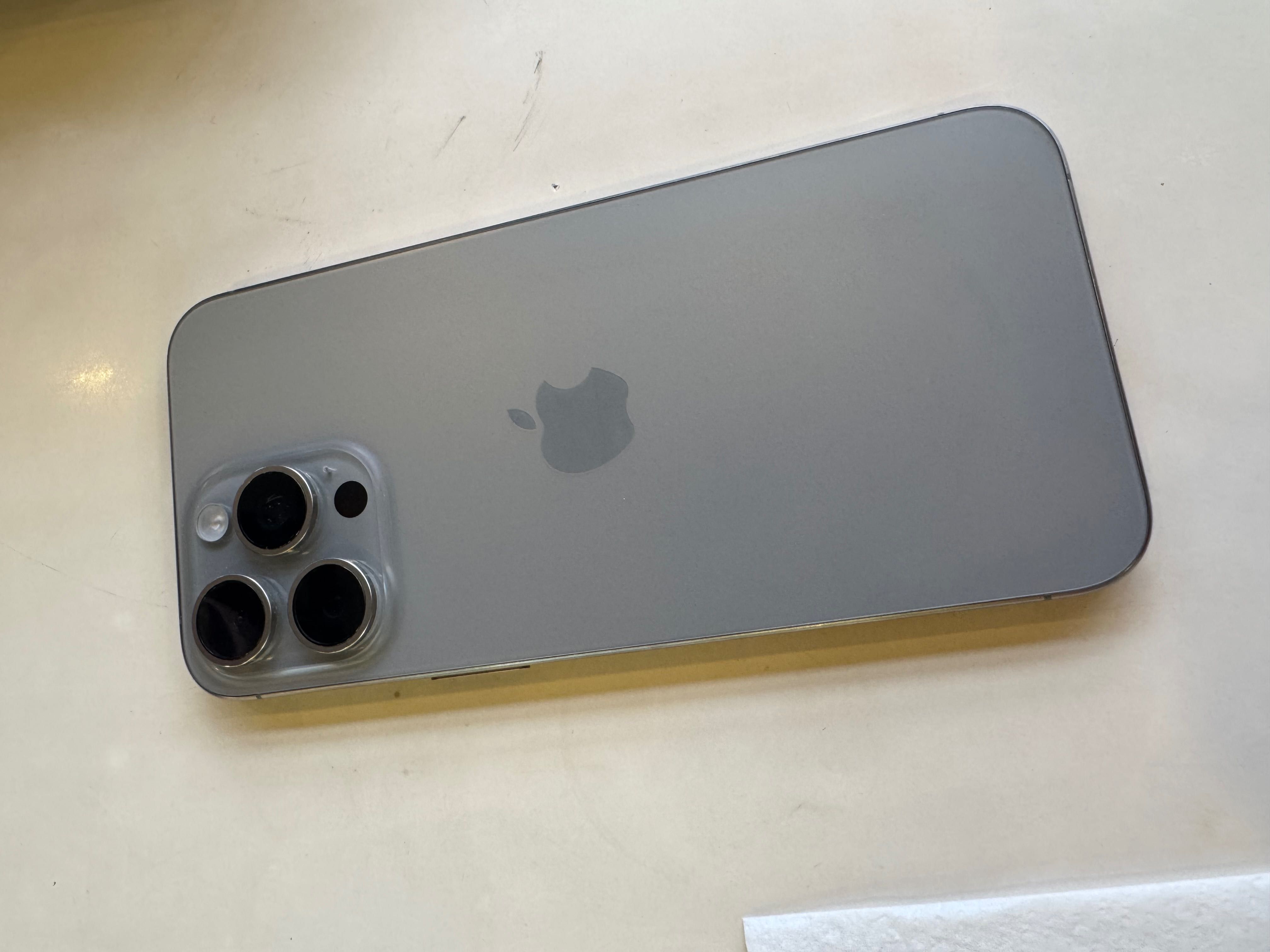 Apple İphone 15 pro max  гаранция