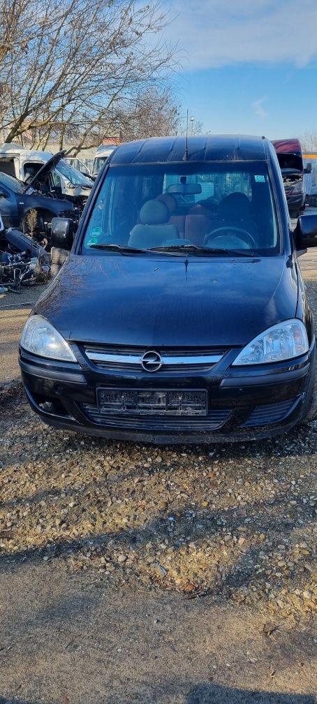 Dezmembrez Opel Combo 2006 1.3 diesel