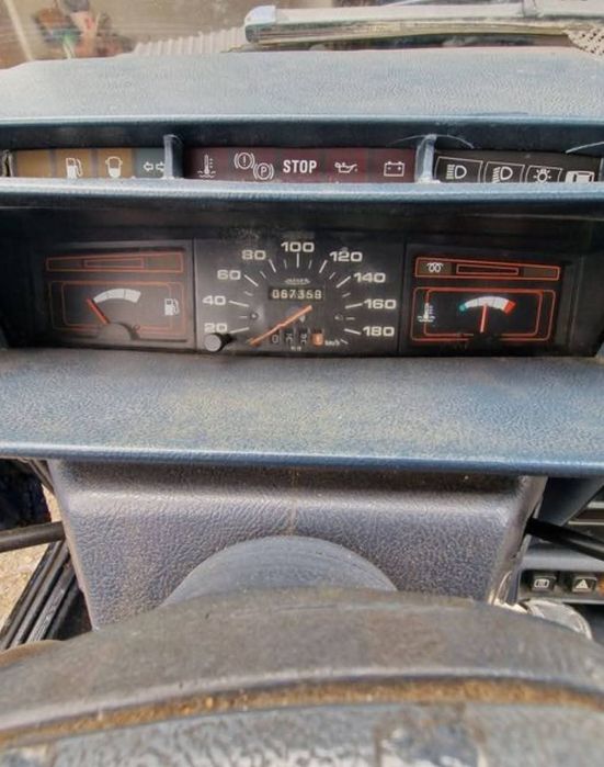 Peugeot 305  1987 retro vintage