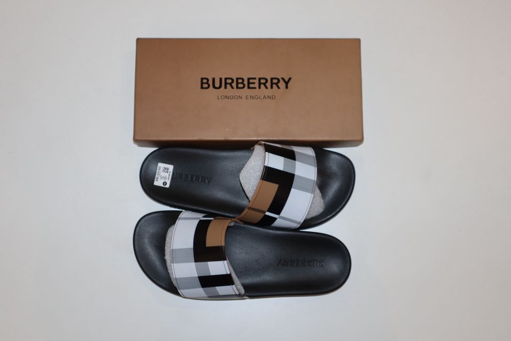 Burberry чехли.