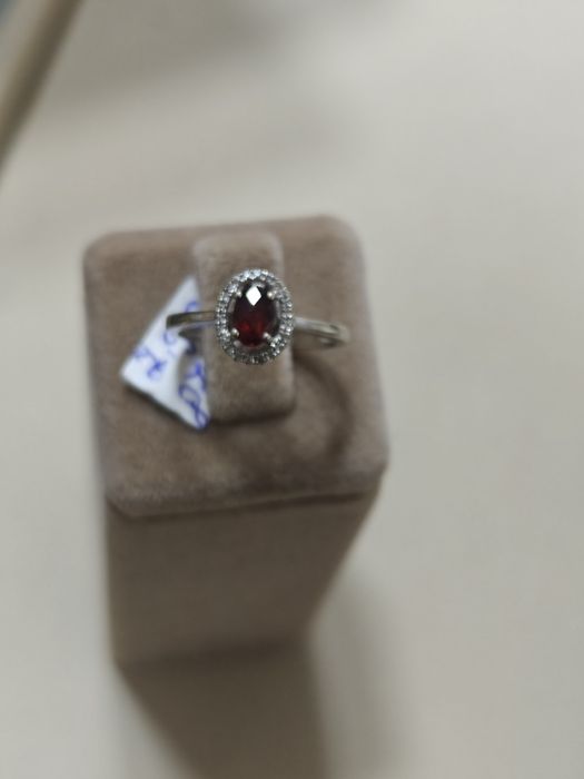 Inel aur 18k 2.90gr cu diamante naturale și granat (r)