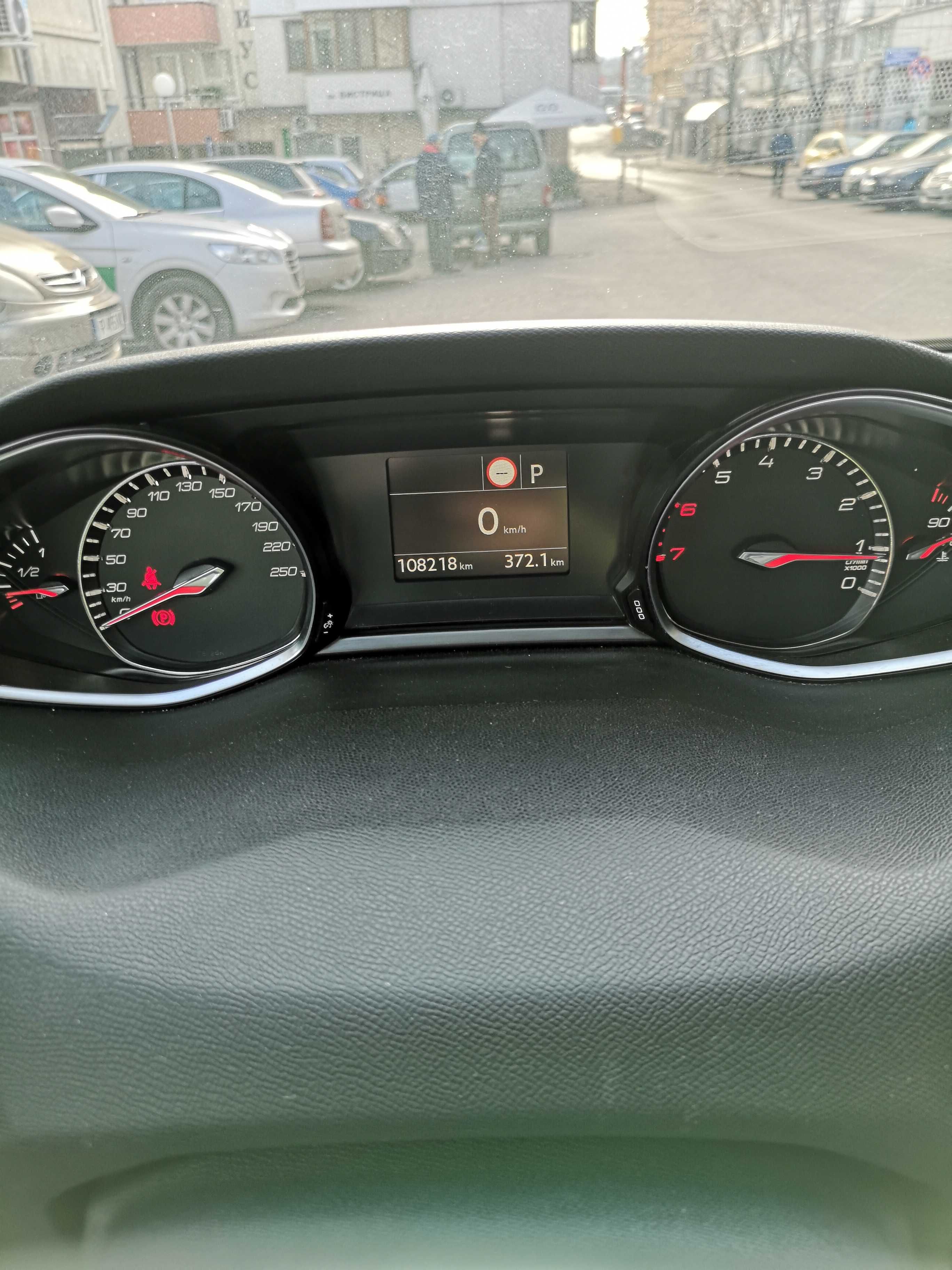 Продавам Пежо 308