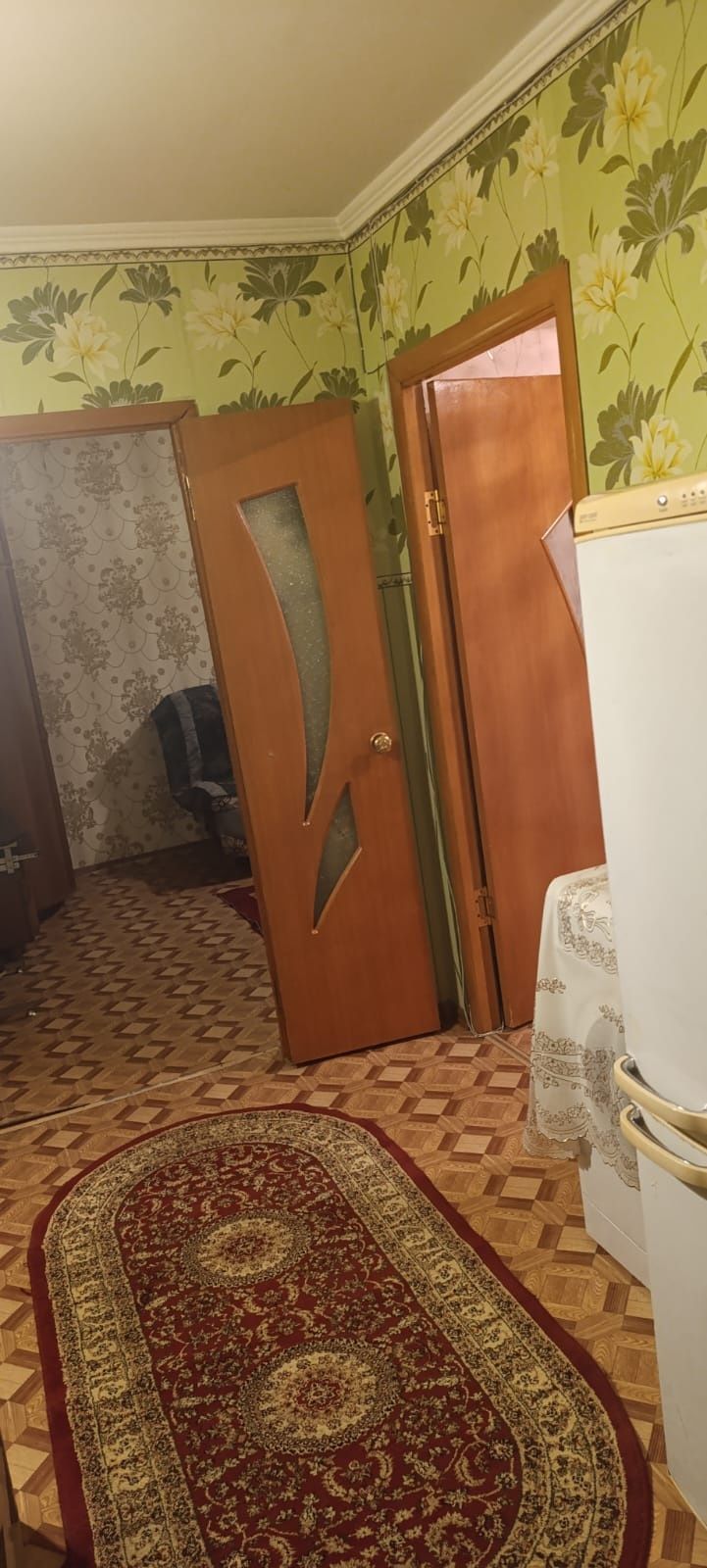 2 бөлмелі  пәтер беріледі. 2 мкр. 100+ком. ус.