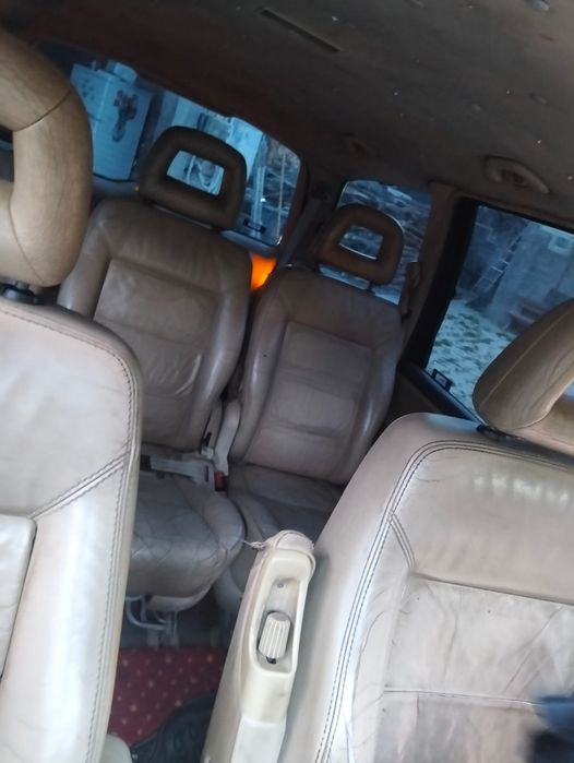 Preț 150 € sau la schimb cu animale mai multe detalii la telefon