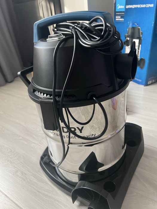 Пылесос Midea VTW21A15T, сухая и влажная уборка, 1600 Вт