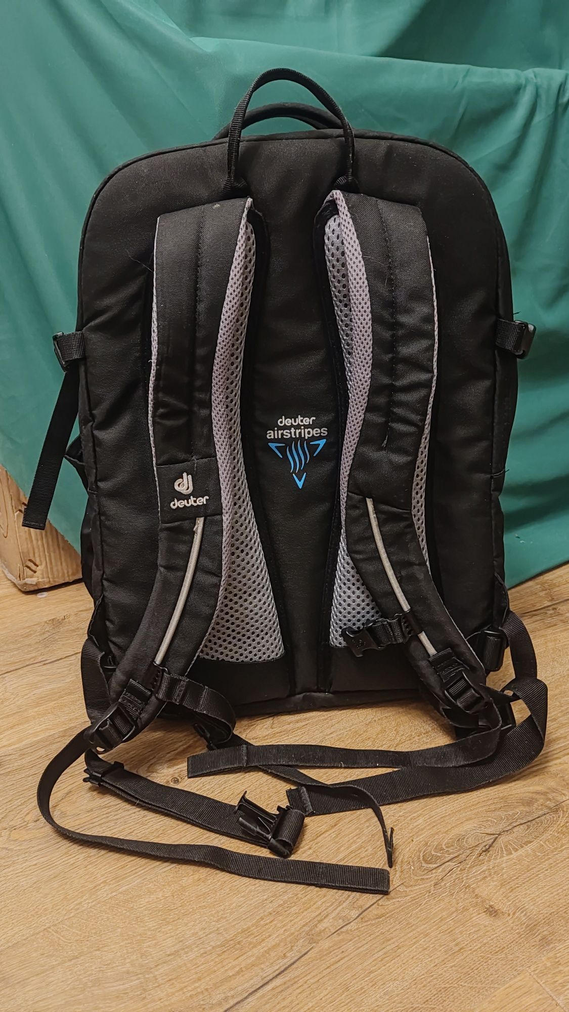Раница Deuter Giga Pro, 30L, градски номади, леки преходи
