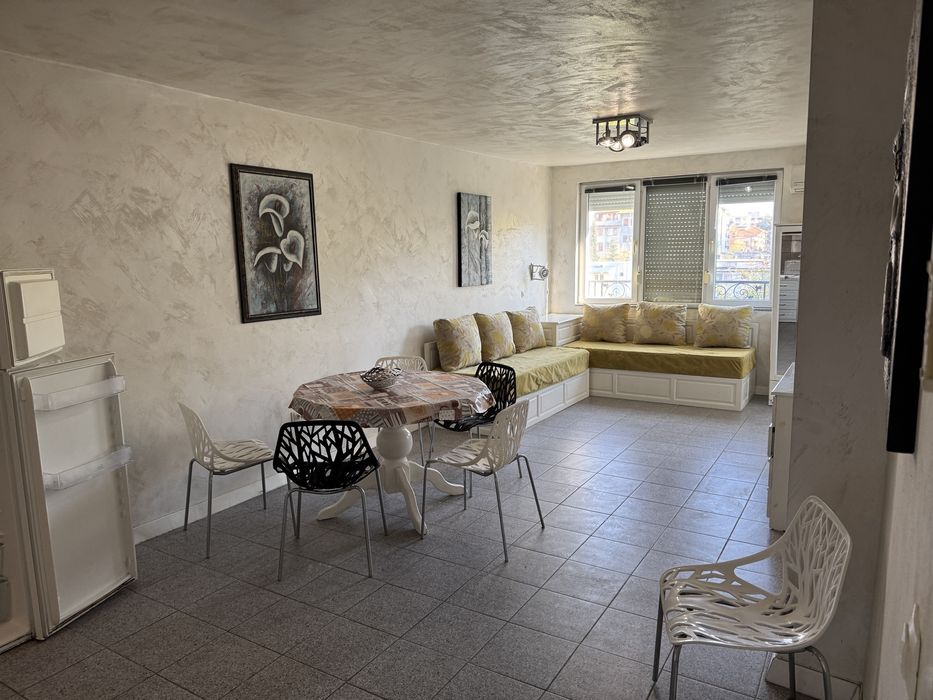 Двустаен апартамен под наем в к.к.”Слънчев бряг”