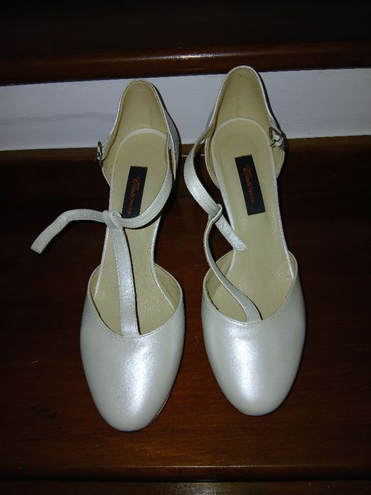 Pantofi de damă cu toc, mărimea 40