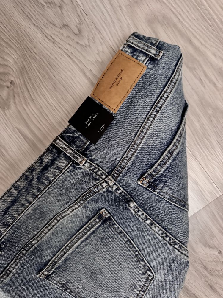 Нови дънки Mango Flare и Vero moda с цепки