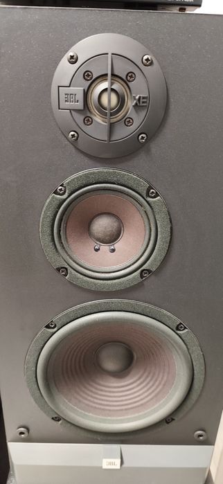 Boxe JBL XE3  3 căi , sunet clar si puternic , fidelitate