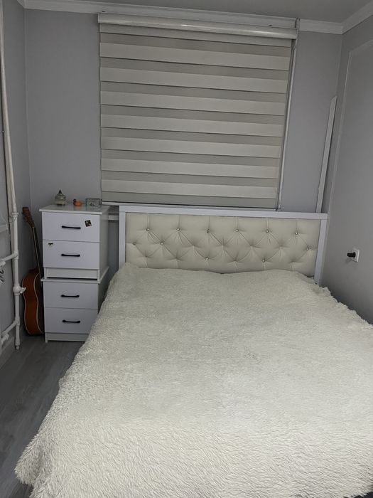 Продам гарнитур в идеальном состоянии. Без матраса. Б/у. Срочно. Самов