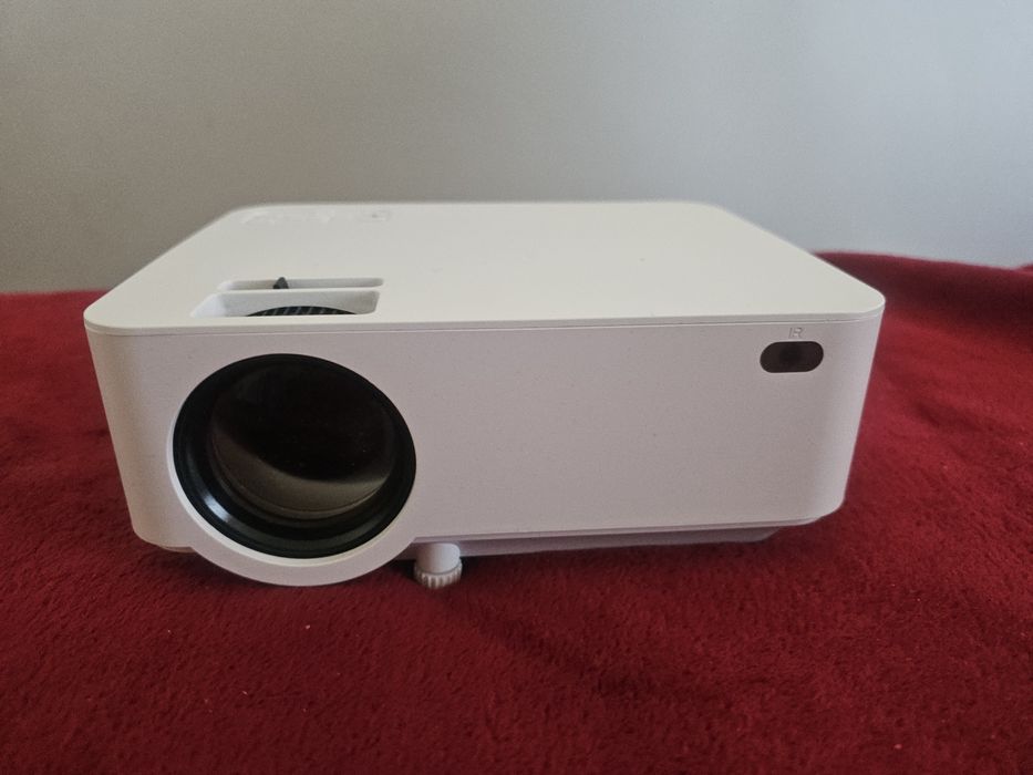 Proiector Full HD