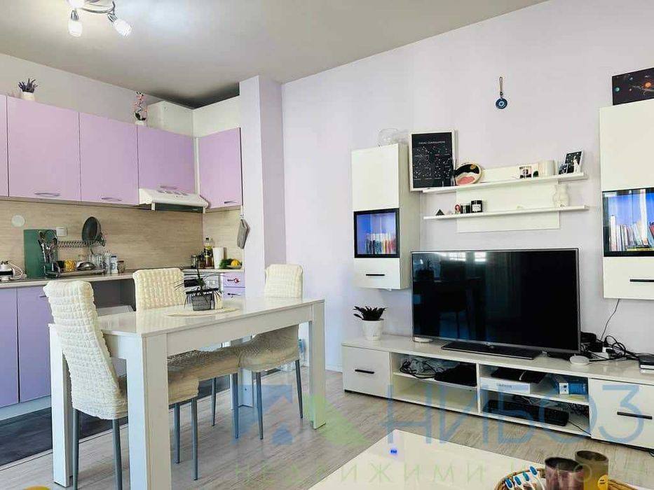 Продава се Тристаен апартамент в Стара Загора, Център - 101 кв.м за 1288 €/кв.м - Снимка #1