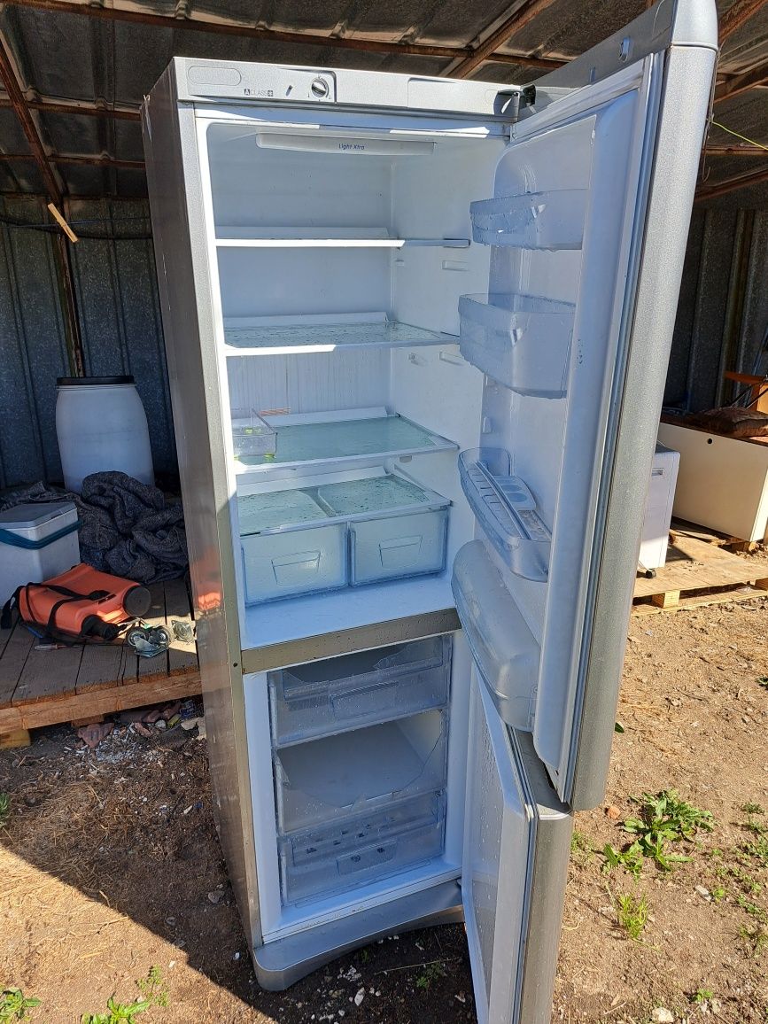 Хладилник с камер 180 см