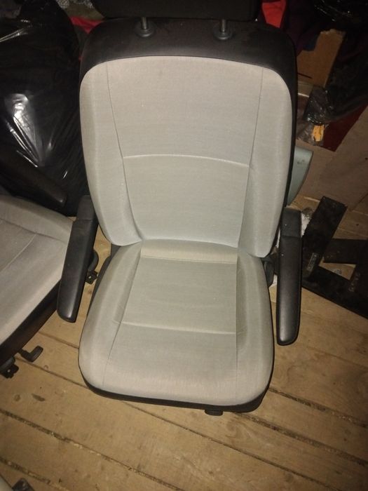 Scaune vw t5 t6  scaunele sant în stare foarte bună
