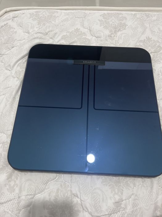 Умные весы Amazfit