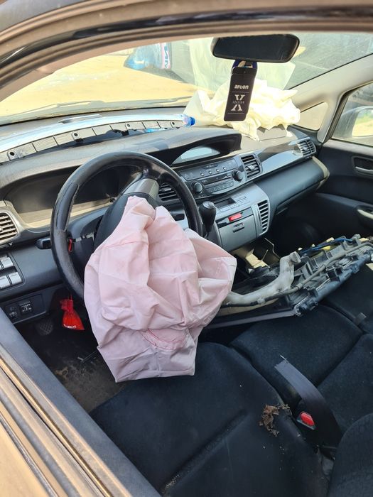 Продавам хонда ФРВ,1.7 Бензин,НА ЧАСТИ