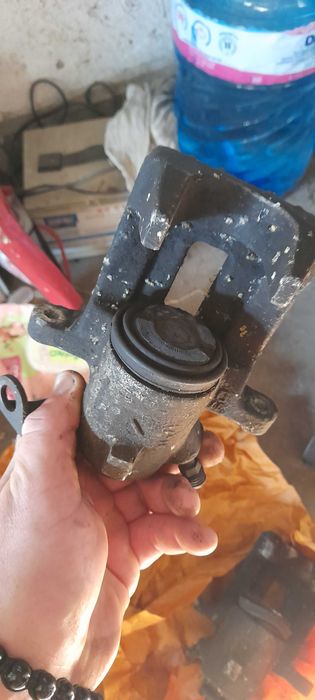 Задни спирачни апърати vw bora 1.9 tdi