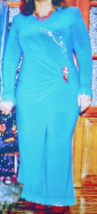 Костю женский брюки  с туникой 52 размер