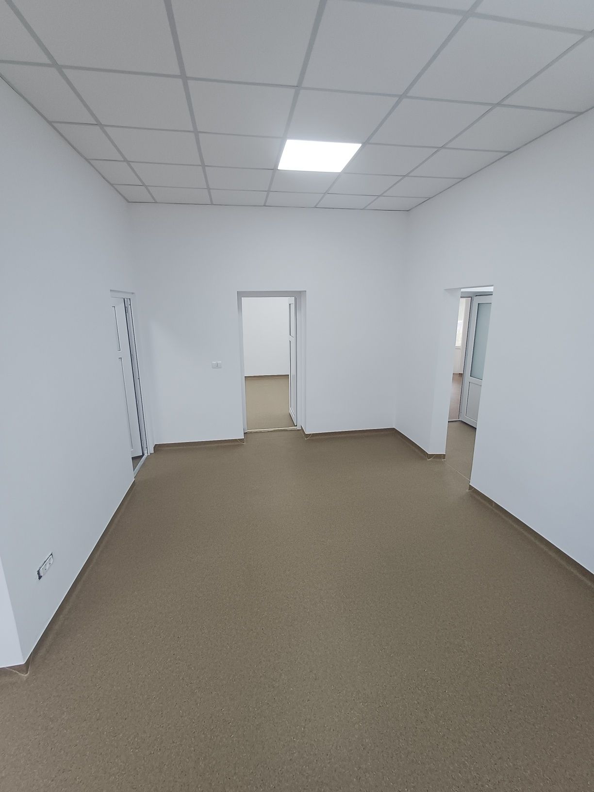 Montaj pardoseli Covor pvc tarkett.mocheta  linoleum