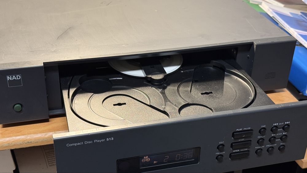 CD Player NAD 513 cd changer 3 discuri