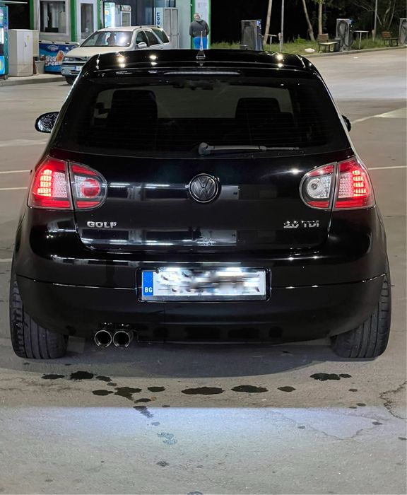 Задна броня Голф 5 пребоядисана